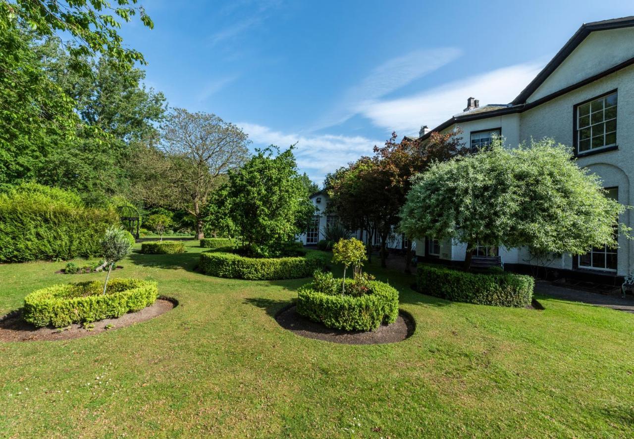 Statham Lodge Hotel วอร์ริงตัน ภายนอก รูปภาพ